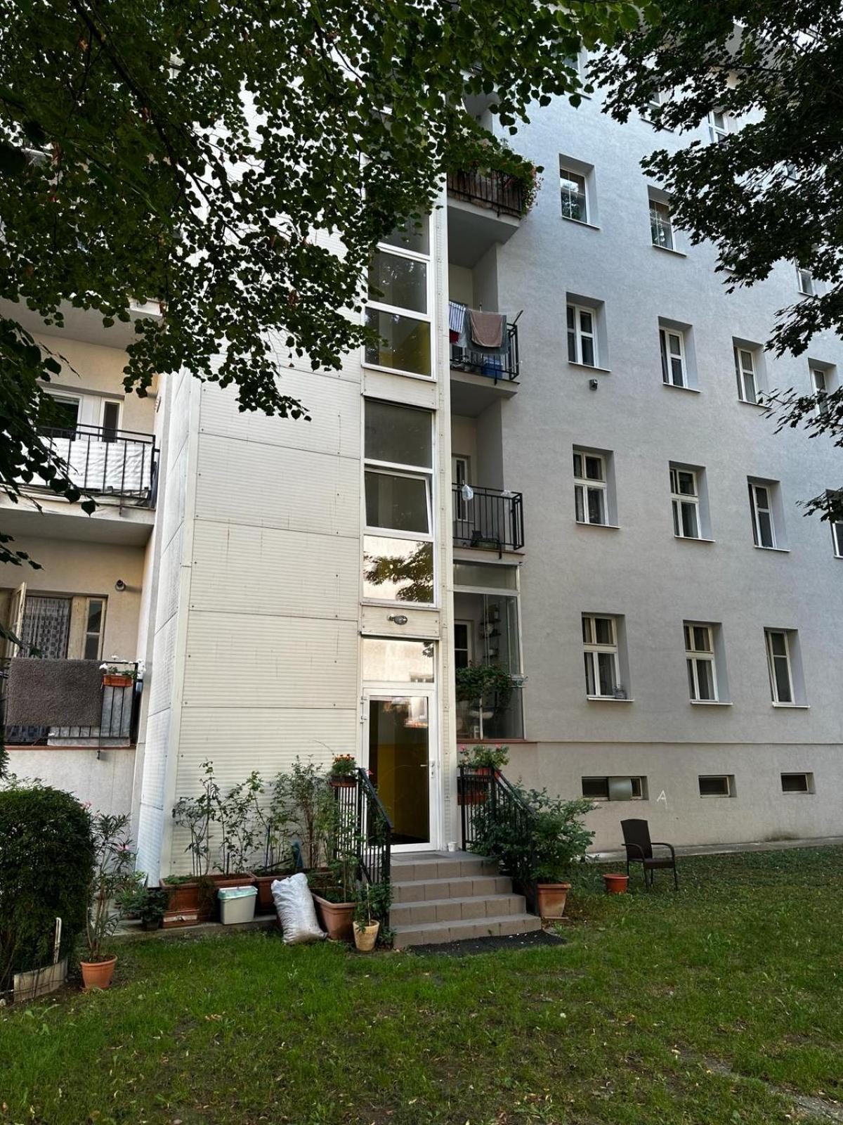 Urban Zenhouse No.2 - Breakfast Included Apartment บราติสลาวา ภายนอก รูปภาพ