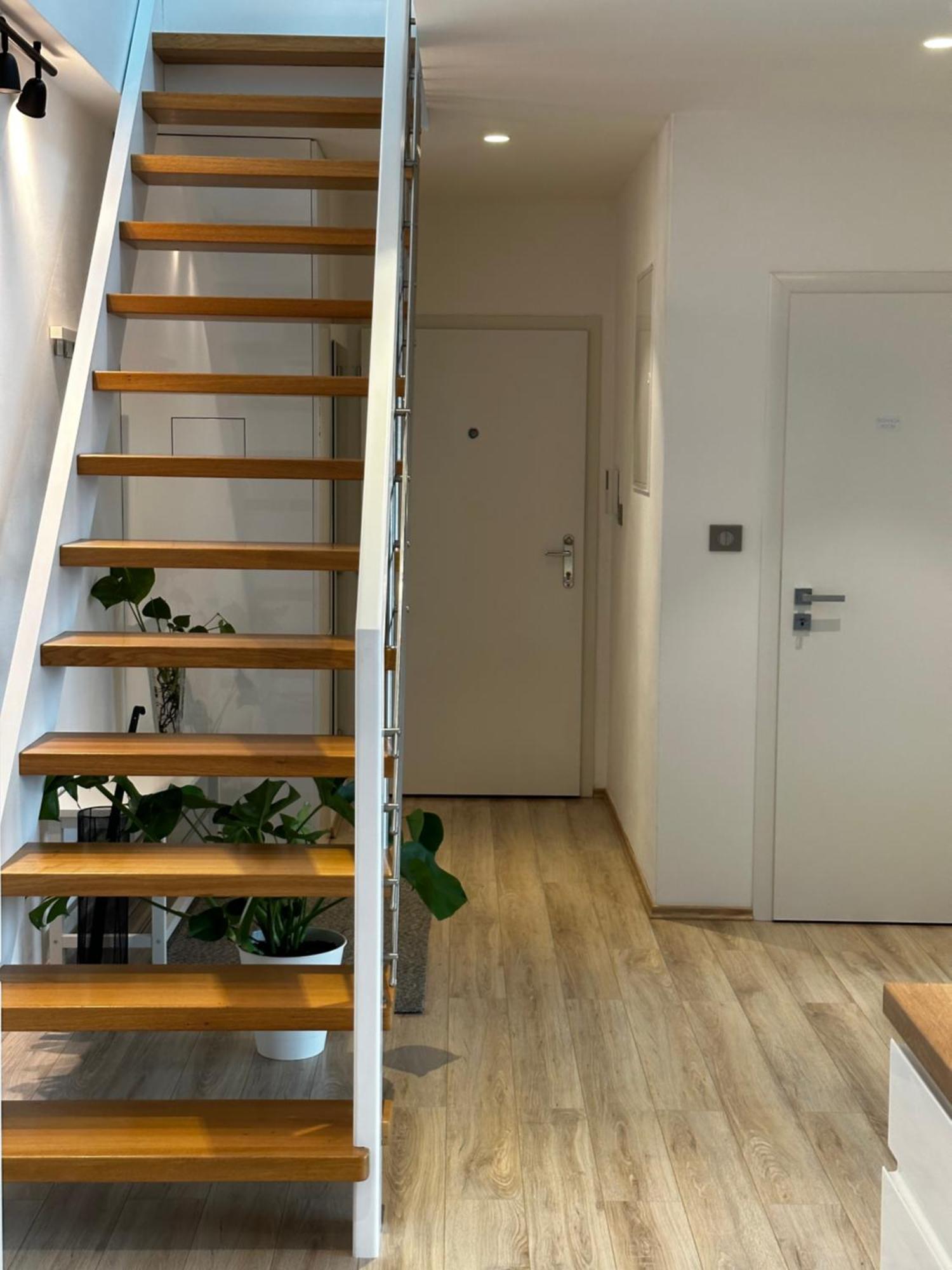 Urban Zenhouse No.2 - Breakfast Included Apartment บราติสลาวา ภายนอก รูปภาพ
