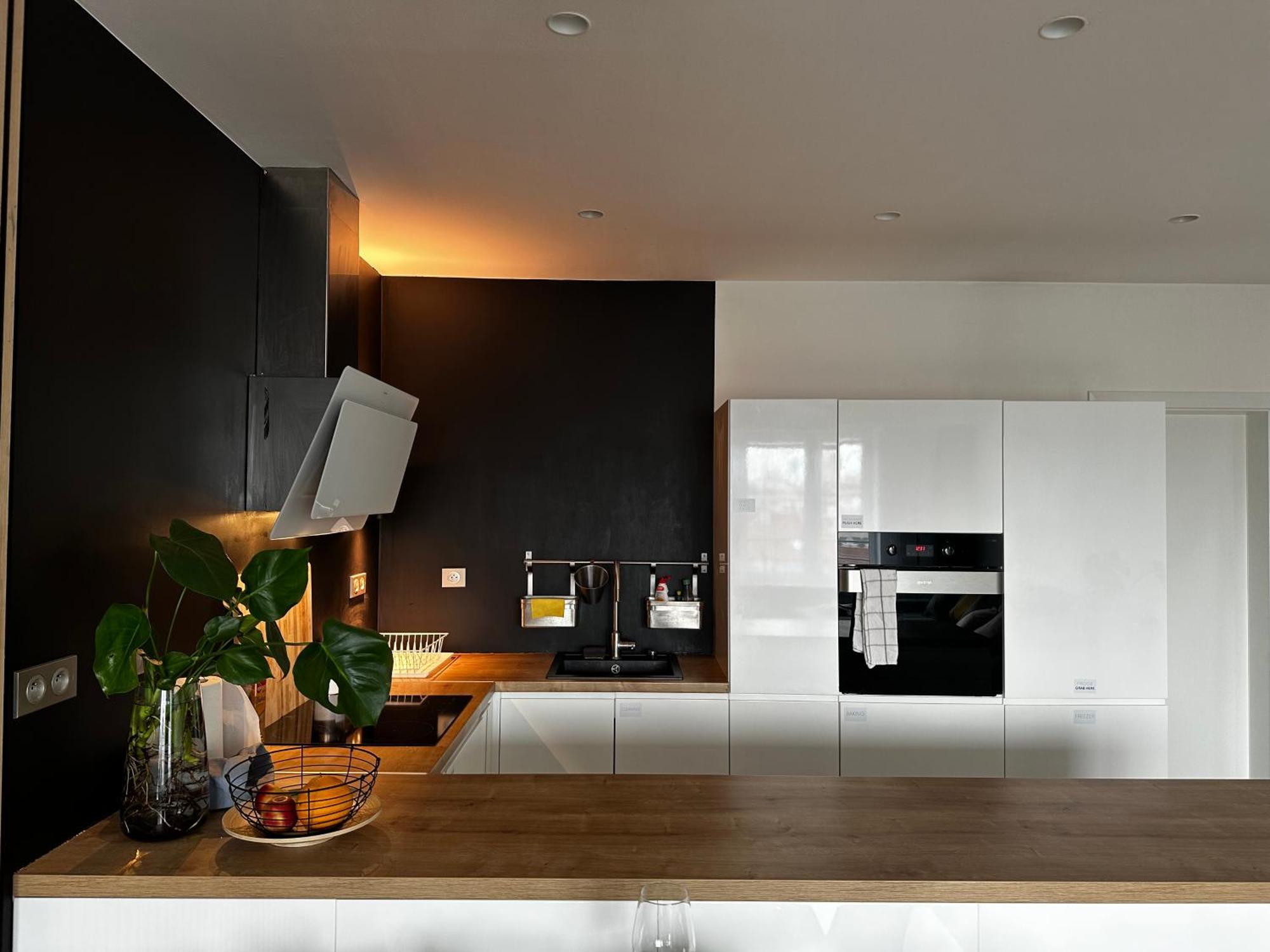 Urban Zenhouse No.2 - Breakfast Included Apartment บราติสลาวา ภายนอก รูปภาพ