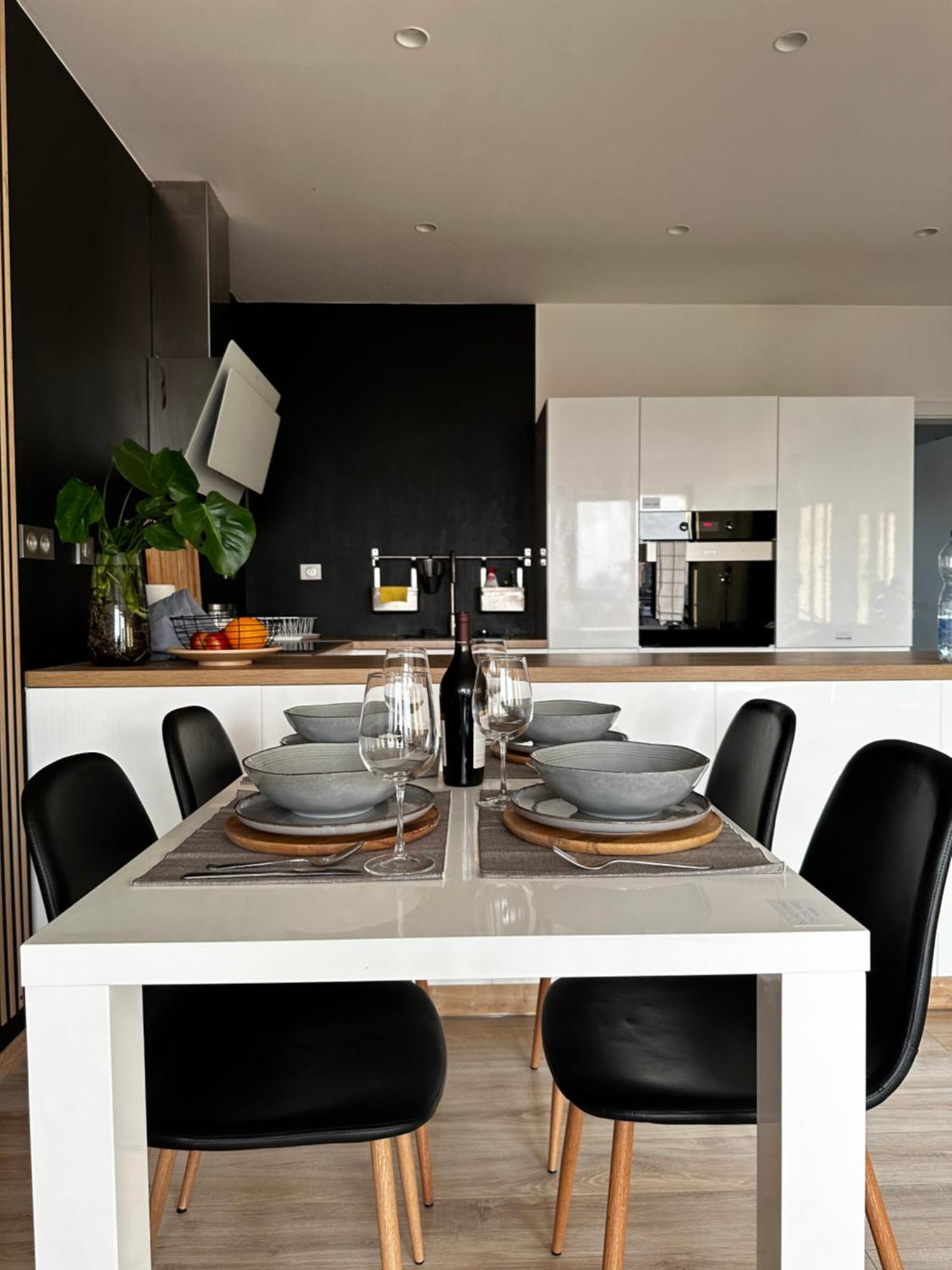 Urban Zenhouse No.2 - Breakfast Included Apartment บราติสลาวา ภายนอก รูปภาพ