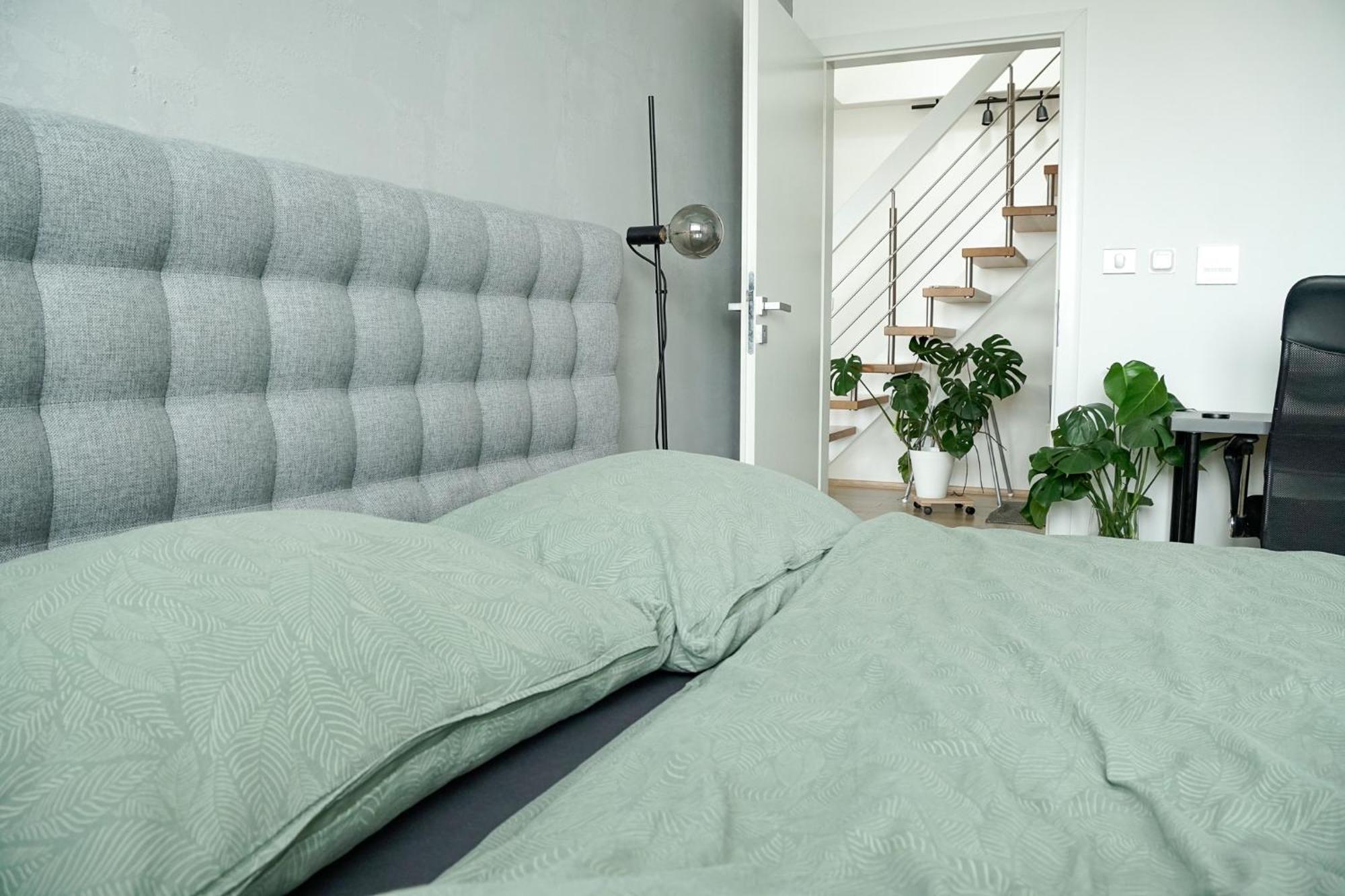 Urban Zenhouse No.2 - Breakfast Included Apartment บราติสลาวา ภายนอก รูปภาพ