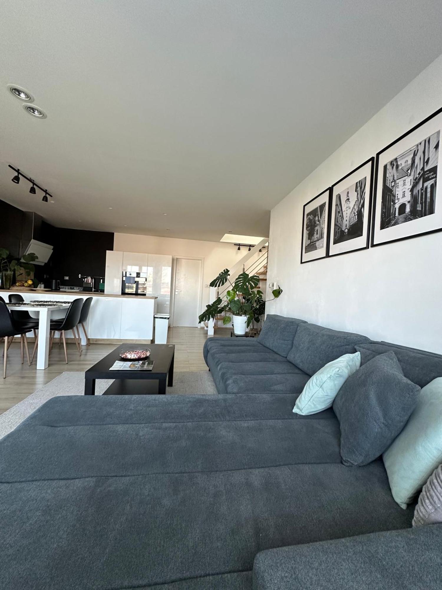 Urban Zenhouse No.2 - Breakfast Included Apartment บราติสลาวา ภายนอก รูปภาพ